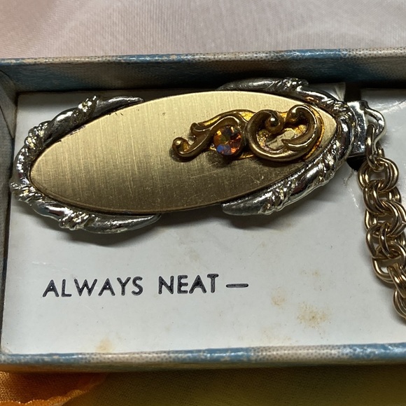 VINTAGE SWEATER-GUARD IN ORIGINAL BOX - UNSIGNED - Picture 4 of 14